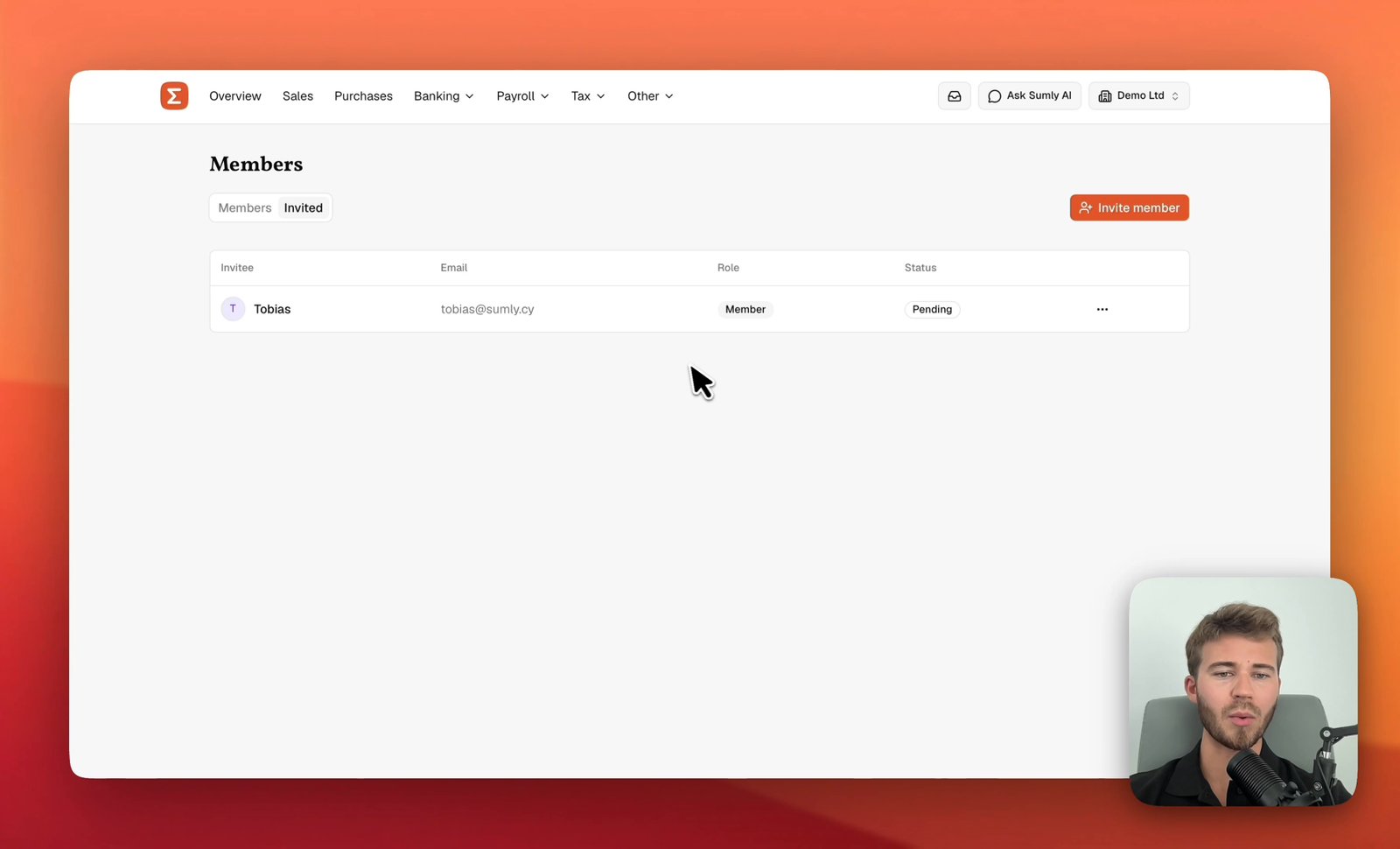 The Sumly Members page with the Invited tab open, showing one sent invite to Tobias with the status Pending